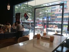 靠窗位-达美乐比萨(岁宝民治1881店)