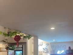 -毛辣果·贵州红酸汤牛肉火锅(西单店)
