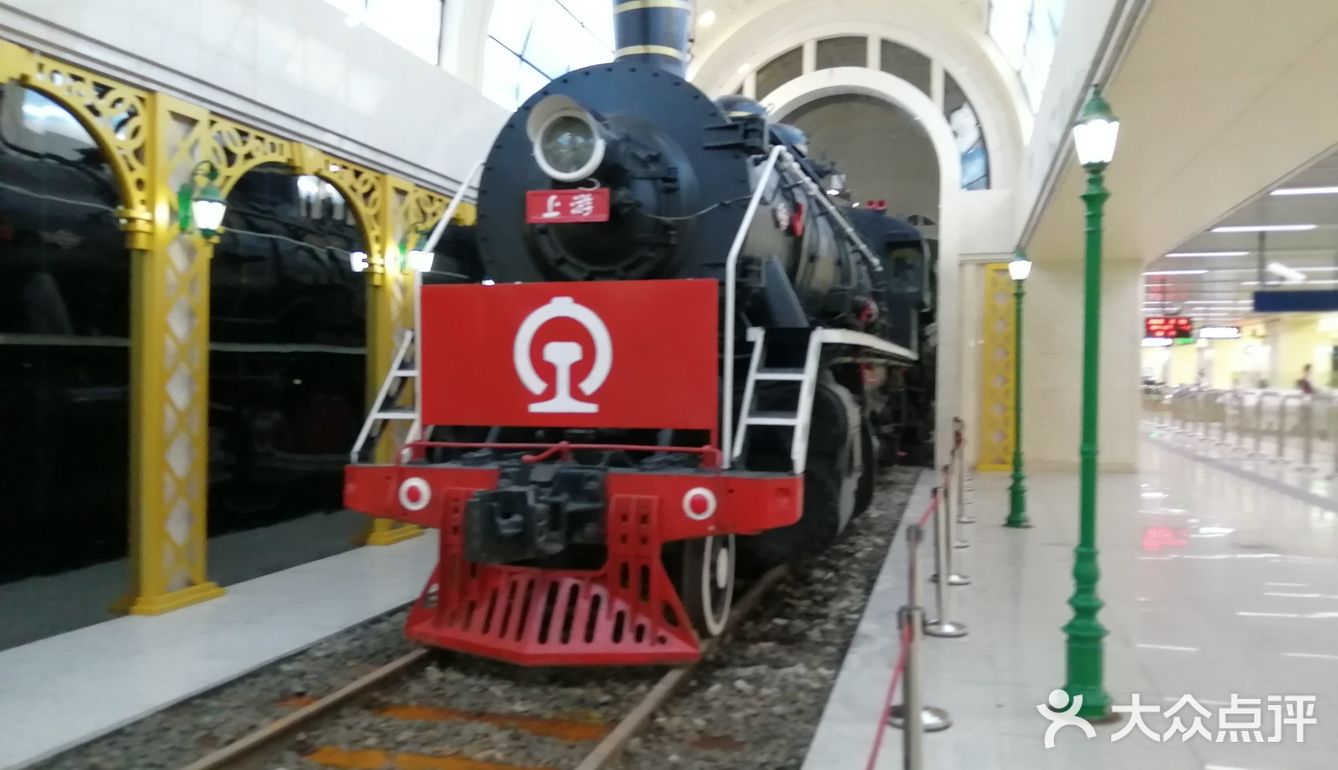 在武汉能看到火车的地铁站