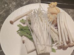 -牛YO寿喜烧·铁板烧和牛火锅自助(市府恒隆店)