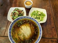 红汤底-同得兴 Since·1995 传统苏式面馆(嘉馀坊店)