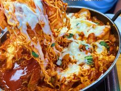 -亲昵春川鸡排(韩国美食街店)