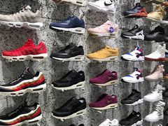 -ABC MART(心斎橋店)