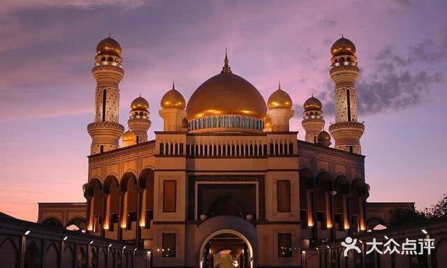 在游客随手可以摸到的位置