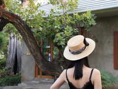 -Chom Cafe and Restaurant