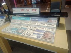 -LOHO眼镜(上海晶耀前滩商场店)