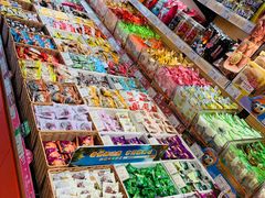 零售区-来伊份(燕山路二店)