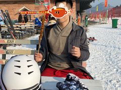 -济南卧虎山滑雪场
