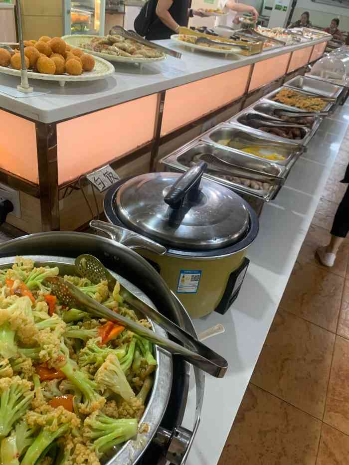 弘善素食(富华东路店)-"品种多,咸甜适中,很适合,老少皆宜.