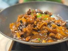铁锅榛蘑小笨鸡-孙家外婆•长春地标美食新名片(红旗街万达店)