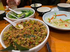 -老滇山寨•云南特色菜•地方菜•民族风情歌舞表演(金碧店)