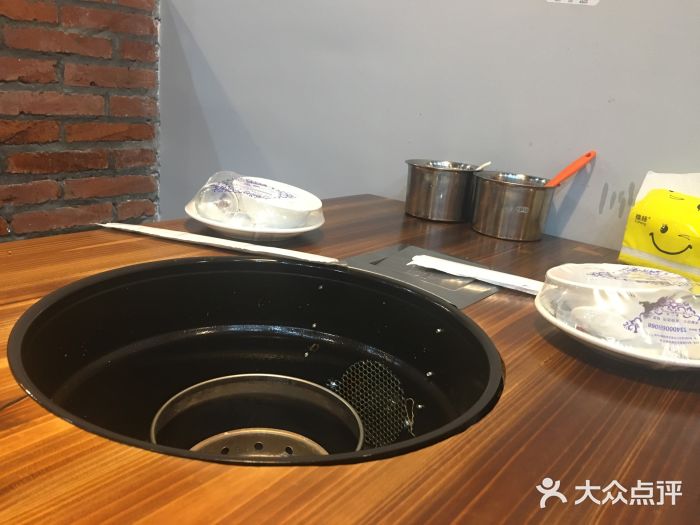 盆缽滿東北地爐烤肉(江浦店)餐具擺設圖片