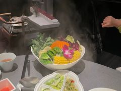 -左庭右院鲜牛肉火锅黑金店(陆家嘴中心店)