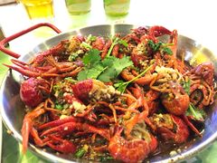 经典蒜香小龙虾-阿青龙虾·烧烤大排档(湖里万达店)