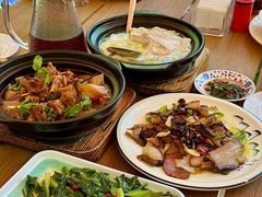 -土砂锅生态山庄·非遗砂锅雅鱼