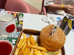 -水桶王国主题餐厅·聚会·生日派对·亲子活动·家庭套餐(亚龙湾希尔顿店)