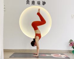 -闺蜜瑜伽·普拉提女性塑形馆