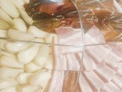-帅巴人舅母子腊蹄民俗村