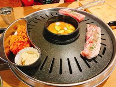 -江南猪肉商会无限续吃(弘大店)