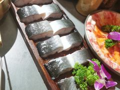 -围炉肉舍•炭烤活鳗•丹东海鲜烤肉(步行街店)