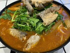 招牌炸酱酸辣米线-肥汁米蘭香港米线(长宁来福士店)