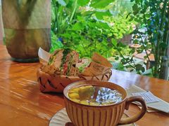 牛油果鸡肉贝果-萤火虫咖啡(后海店)