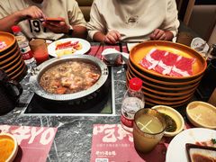 -牛YO寿喜烧·铁板烧和牛火锅自助(市府恒隆店)