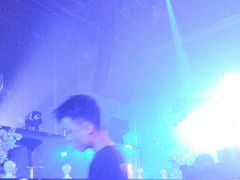 -赛博LIVE SHOW酒吧