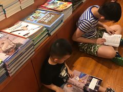 -西西弗书店&矢量咖啡(壹方购物中心店)