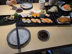 -万岁料理回转寿司(华贸店)