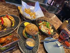 -Let'sBURGERplus·非常创意汉堡(三里屯店)