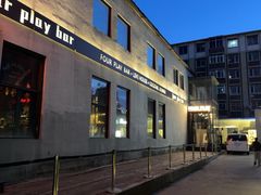 -FOUR PLAY BAR