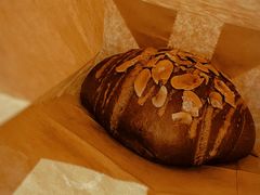 咖啡杏仁盐可颂-Dogi&kiki Coffee(中心商务大厦店)