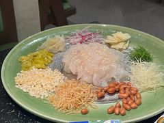 -得意咚瓜·顺德鱼生·冬瓜火锅(深圳首店)