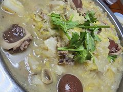 -老码头黑皮肘子锅包肉(赣水路店)