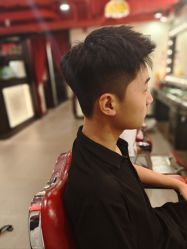 -东方先生国潮男士理发馆