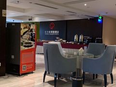 -红方格精致酒店(泸州金融中心万象汇店)