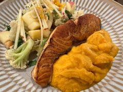 煎三文鱼花菜南瓜酱色拉-BAKER&SPICE(环贸店)