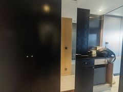 -上海虹桥西郊假日酒店