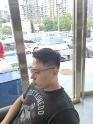 -一東造型烫发染发