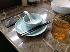 餐具摆设-三人行骨头王火锅(长寿店)