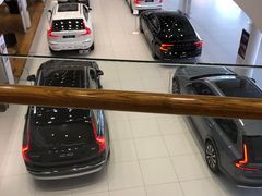 -杭州中沃沃尔沃4S店(滨江区店)