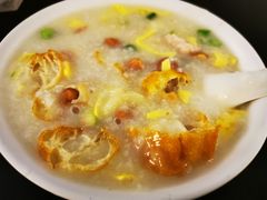 荔湾艇仔粥-伍湛记 · 广州老字号(龙津中路店)
