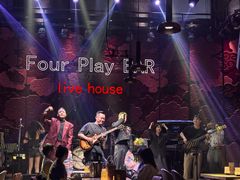 -FOUR PLAY BAR