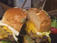 -HIGH FIVE哈福手工汉堡(桂林路店)