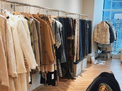 -眷顾自助服装工作室(中南金石国际广场A座店)