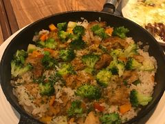 鸡肉蔬菜铁锅焖饭-玛格萝妮(汇智国际商业中心店)