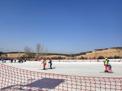 -采薇庄园四季滑雪场