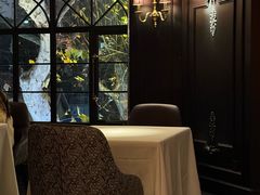 -弦月窗LUNETTE BY AMANDA(复兴路店)