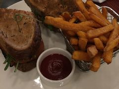 -WOLFGANG PUCK KITCHEN & BAR(迪士尼小镇店)